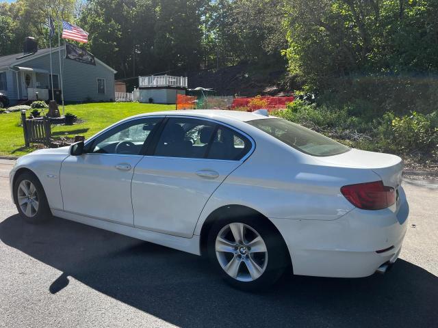 WBAXH5C50DDW14375 - 2013 BMW 528 XI WHITE photo 3