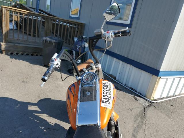 JS1VY52A252104450 - 2005 SUZUKI C90 ORANGE photo 5