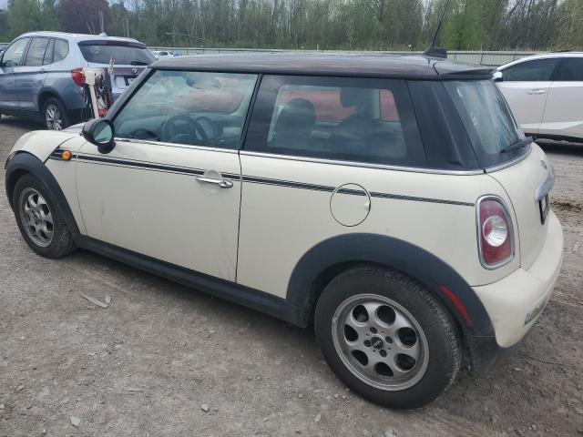 WMWSU3C55DT370710 - 2013 MINI COOPER WHITE photo 2