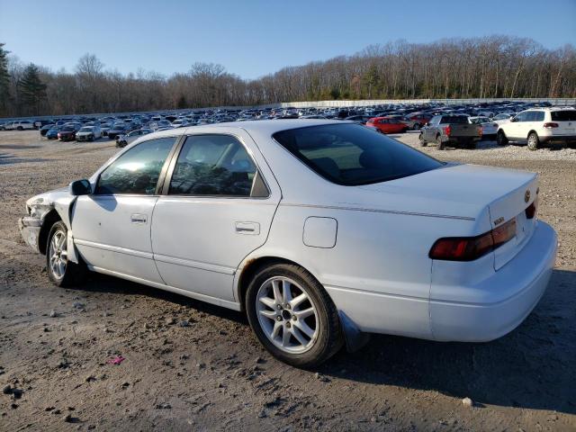 4T1BG22K4VU102444 - 1997 TOYOTA CAMRY CE WHITE photo 2