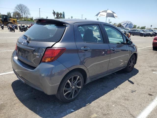 VNKKTUD38FA025640 - 2015 TOYOTA YARIS GRAY photo 3