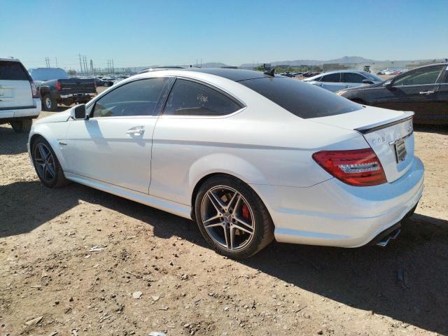 WDDGJ7HB0DF964410 - 2013 MERCEDES-BENZ C 63 AMG WHITE photo 2