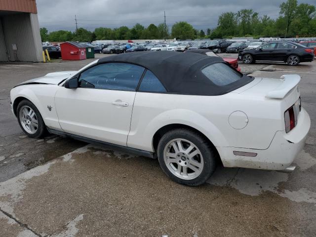 1ZVHT84N695108134 - 2009 FORD MUSTANG WHITE photo 2