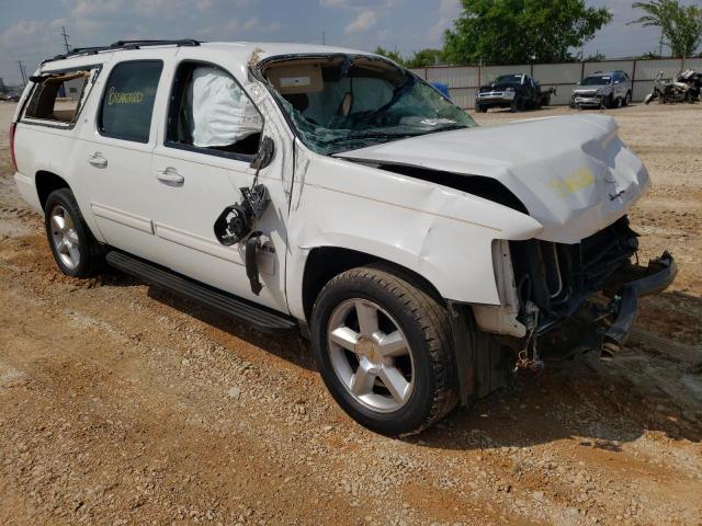 1GNSCJE04BR220777 - 2011 CHEVROLET SUBURBAN C1500 LT WHITE photo 4