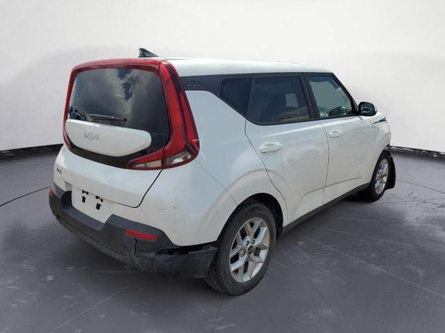 KNDJ23AU7N7833438 - 2022 KIA SOUL LX WHITE photo 3