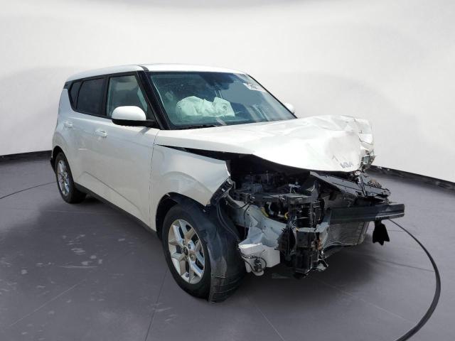 KNDJ23AU7N7833438 - 2022 KIA SOUL LX WHITE photo 4