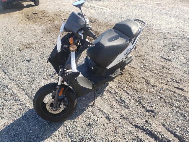 LC2U6A023NC000312 - 2022 KYMCO USA INC AGILITY 50 WHITE photo 2