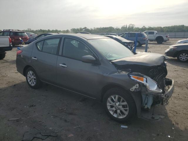 3N1CN7AP5JL845002 - 2018 NISSAN VERSA S ნაცრისფერი ფოტო 4