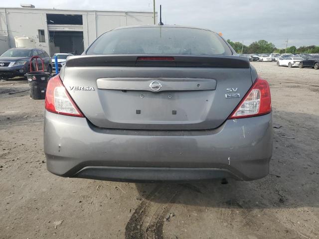 3N1CN7AP5JL845002 - 2018 NISSAN VERSA S ნაცრისფერი ფოტო 6