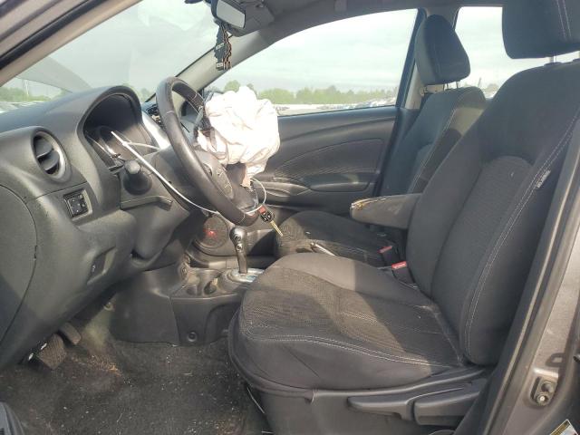 3N1CN7AP5JL845002 - 2018 NISSAN VERSA S ნაცრისფერი ფოტო 7