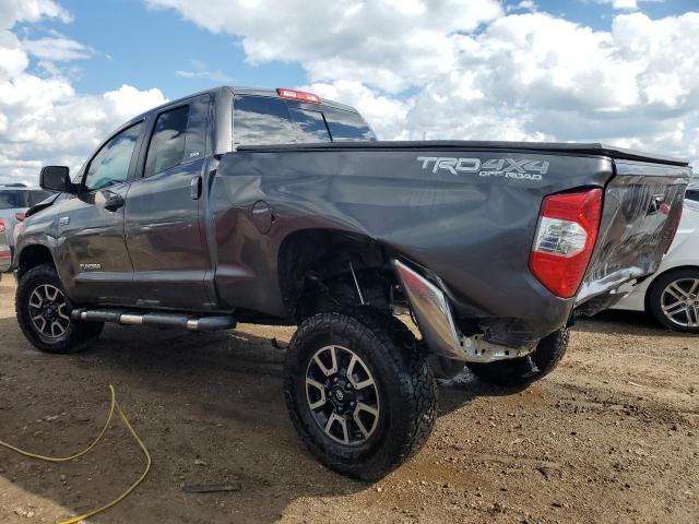 5TFUW5F18GX529033 - 2016 TOYOTA TUNDRA DOUBLE CAB SR/SR5 GRAY photo 2