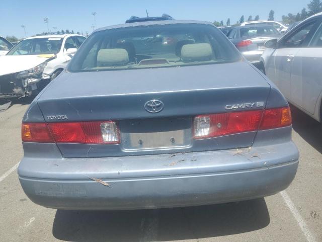 JT2BG22KX10532199 - 2001 TOYOTA CAMRY CE BLUE photo 6