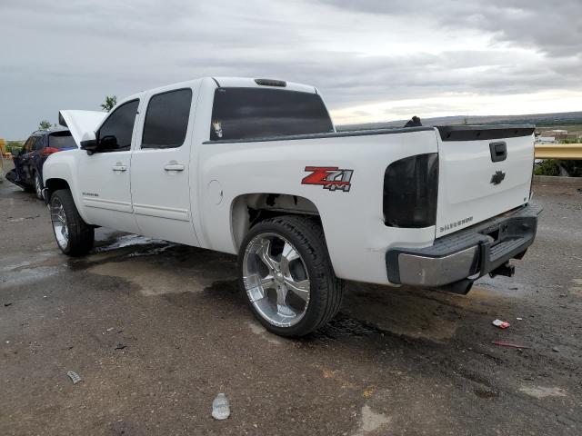 3GCPKSE37BG308773 - 2011 CHEVROLET SILVERADO K1500 LT WHITE photo 2