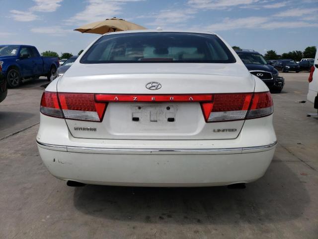 KMHFC46FX8A311344 - 2008 HYUNDAI AZERA SE WHITE photo 6