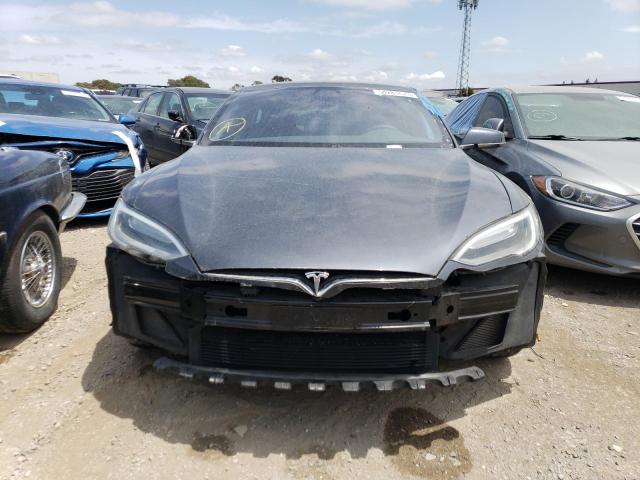 5YJSA1E24HF183955 - 2017 TESLA MODEL S Grafit foto 5
