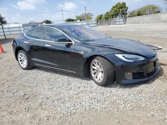 5YJSA1E11HF202534 - 2017 TESLA MODEL S შავი ფოტო 4