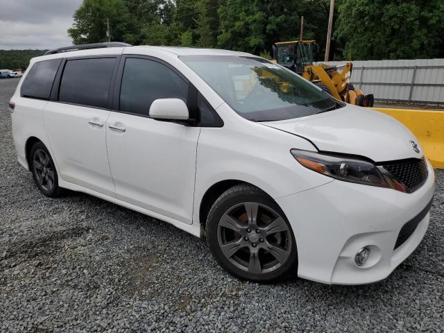 5TDXZ3DC9HS899587 - 2017 TOYOTA SIENNA SE WHITE photo 4