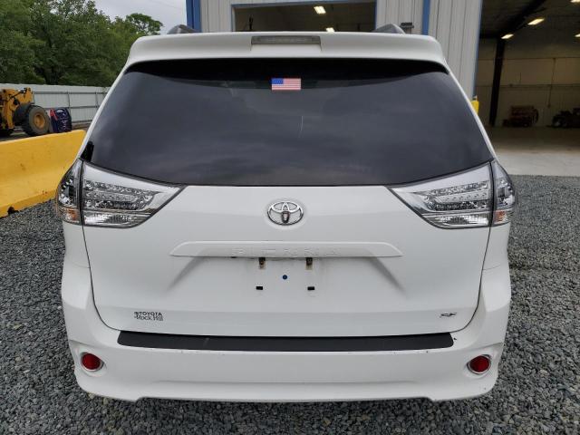 5TDXZ3DC9HS899587 - 2017 TOYOTA SIENNA SE WHITE photo 6