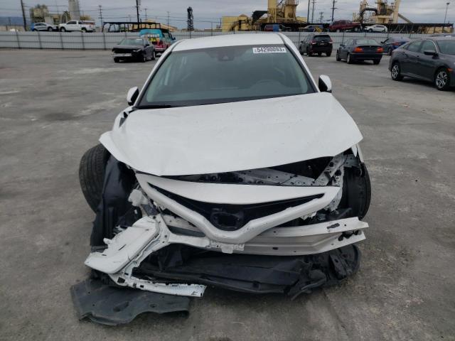 4T1G11AK2NU659890 - 2022 TOYOTA CAMRY SE WHITE photo 5