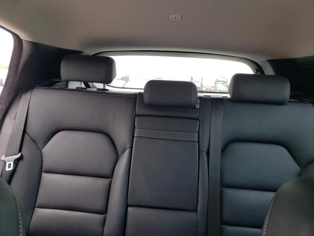 SJKCH5CP4JA046273 - 2018 INFINITI QX30 BASE WHITE photo 10