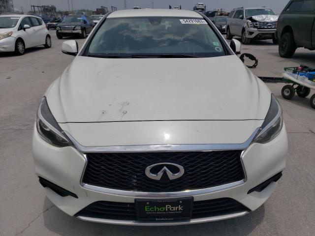 SJKCH5CP4JA046273 - 2018 INFINITI QX30 BASE WHITE photo 5