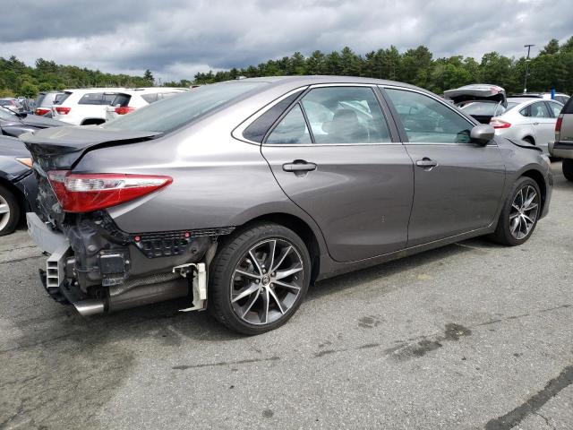 4T1BF1FK3HU698867 - 2017 TOYOTA CAMRY XSE LE GRAY photo 3