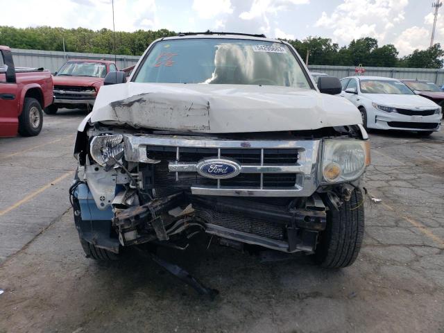 1FMCU0DG0BKB62867 - 2011 FORD ESCAPE XLT WHITE photo 5