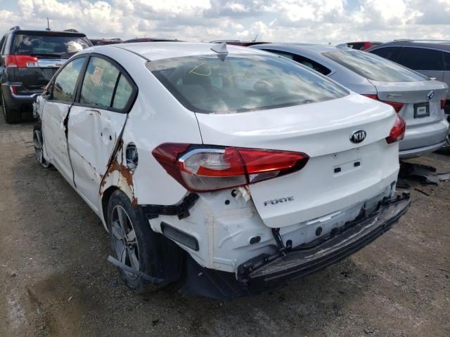 3KPFL4A77JE198928 - 2018 KIA FORTE LX WHITE photo 3