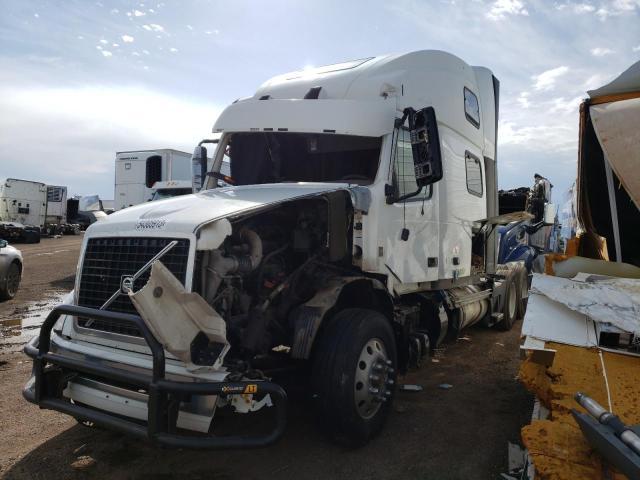 4V4NC9EH6JN885796 - 2018 VOLVO VN VNL WHITE photo 9