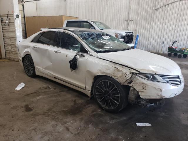 3LN6L2J94FR622390 - 2015 LINCOLN MKZ WHITE photo 4