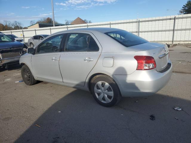 JTDBT923581239951 - 2008 TOYOTA YARIS SILVER photo 2