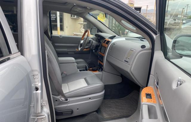 1A8HX58P49F718652 - 2009 CHRYSLER ASPEN LIMITED SILVER photo 5