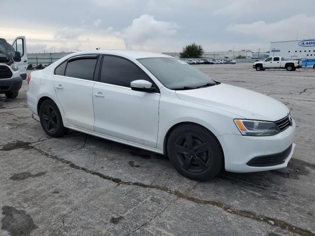 3VWLL7AJ7EM290825 - 2014 VOLKSWAGEN JETTA TDI WHITE photo 4