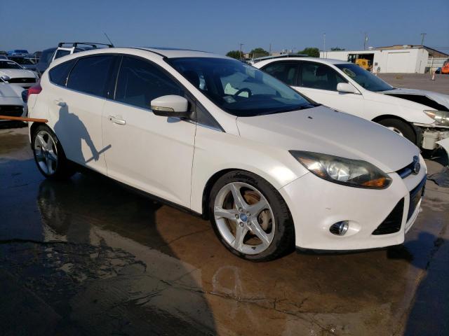 1FADP3N26DL234565 - 2013 FORD FOCUS TITANIUM WHITE photo 4