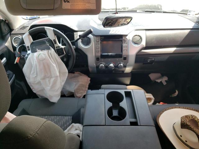 5TFRM5F13KX144905 - 2019 TOYOTA TUNDRA DOUBLE CAB SR/SR5 WHITE photo 8