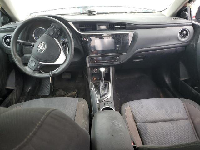 5YFBURHE9JP739442 - 2018 TOYOTA COROLLA L 棕色 照片 8