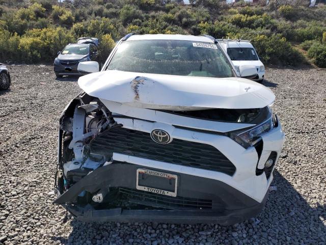 2T3P1RFV5MW162159 - 2021 TOYOTA RAV4 XLE 白色 照片 5