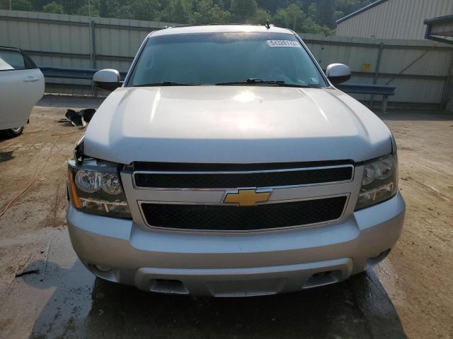 1GNUKJE3XAR270961 - 2010 CHEVROLET SUBURBAN K1500 LT SILVER photo 5