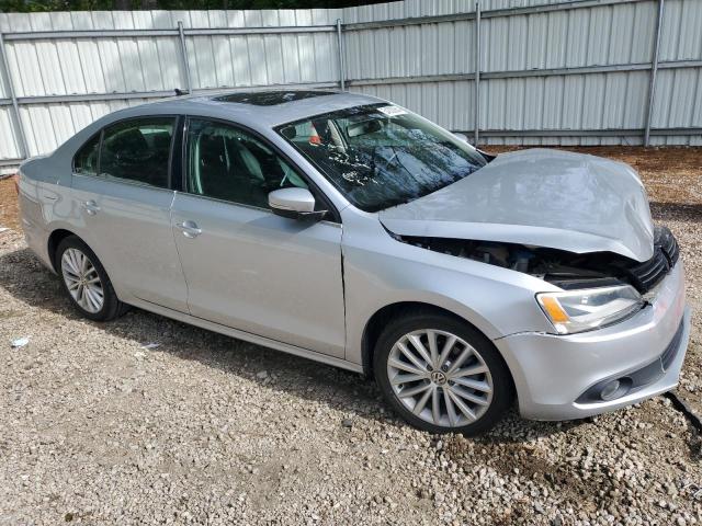 3VWLL7AJ9EM438523 - 2014 VOLKSWAGEN JETTA TDI SILVER photo 4