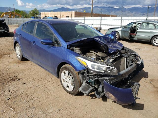 3KPFK4A75HE078736 - 2017 KIA FORTE LX BLUE photo 4