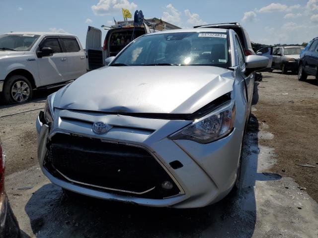 3MYDLBYV6KY501358 - 2019 TOYOTA YARIS L SILVER photo 5