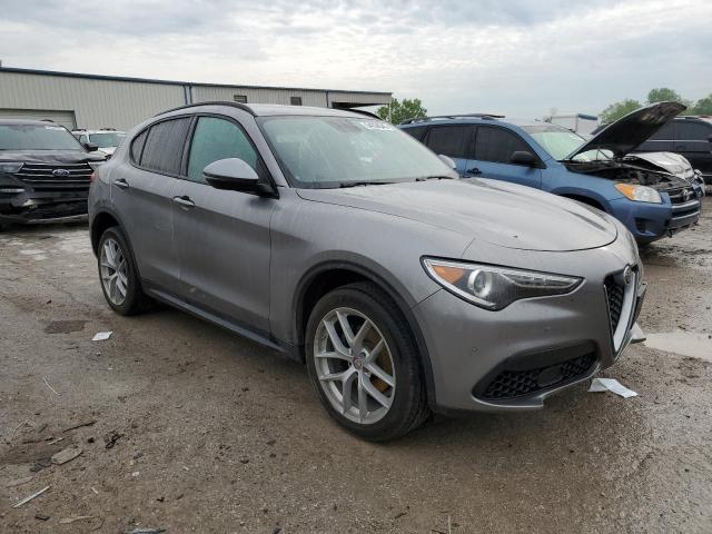 ZASFAKNN9J7B82062 - 2018 ALFA ROMEO STELVIO TI SPORT SILVER photo 4