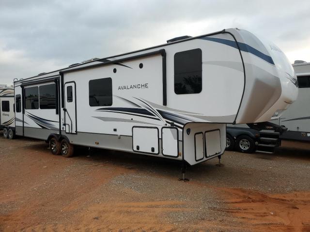 4YDFAVU25PE760015 - 2023 KEYSTONE AVALANCHE თეთრი ფოტო 1