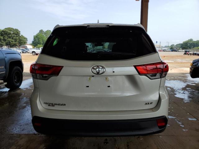 5TDKZRFH2KS552213 - 2019 TOYOTA HIGHLANDER SE WHITE photo 6