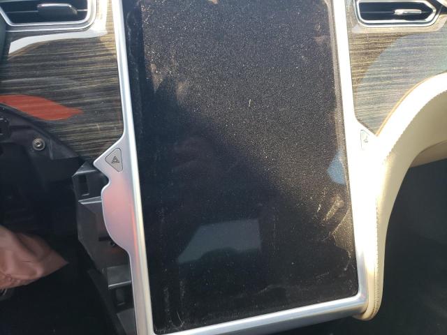 5YJSA1E25GF136903 - 2016 TESLA MODEL S Սպիտակ լուսանկար 9