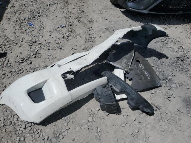 JTKKU10428J014633 - 2008 TOYOTA SCION XD WHITE photo 12