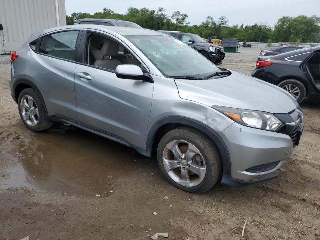 3CZRU6H39JG721311 - 2018 HONDA HR-V LX SILVER photo 4