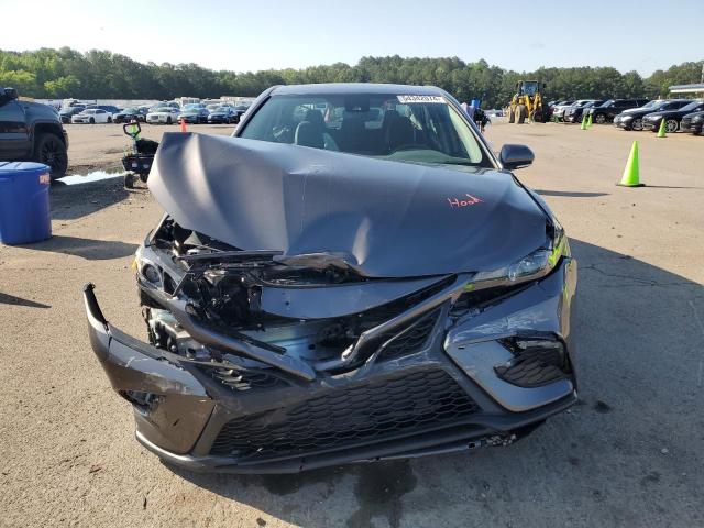 4T1G11AK0PU810714 - 2023 TOYOTA CAMRY SE NIGHT SHADE GRAY photo 5