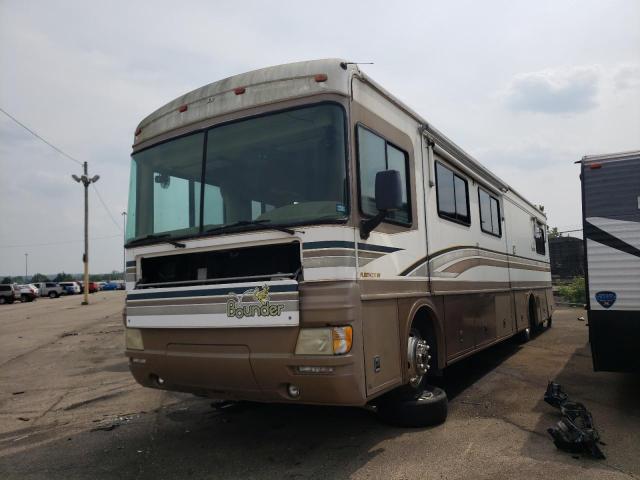 4UZ6XFBC5YCG22747 - 2000 FREIGHTLINER CHASSIS X LINE MOTOR HOME BEIGE photo 2