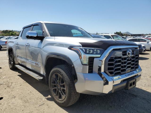5TFMA5DB0RX133949 - 2024 TOYOTA TUNDRA CREWMAX PLATINUM 银色 照片 4